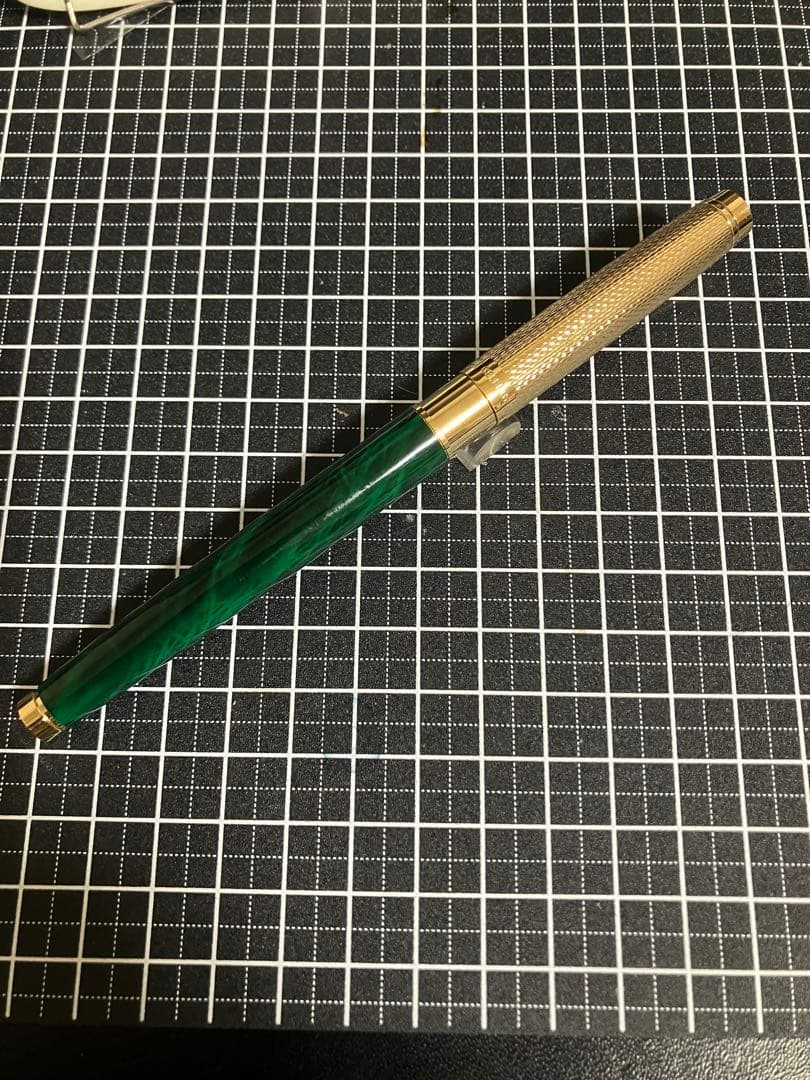 Pelikan　ペリカン　P590　Celebry　セレブリー　F-nib　緑