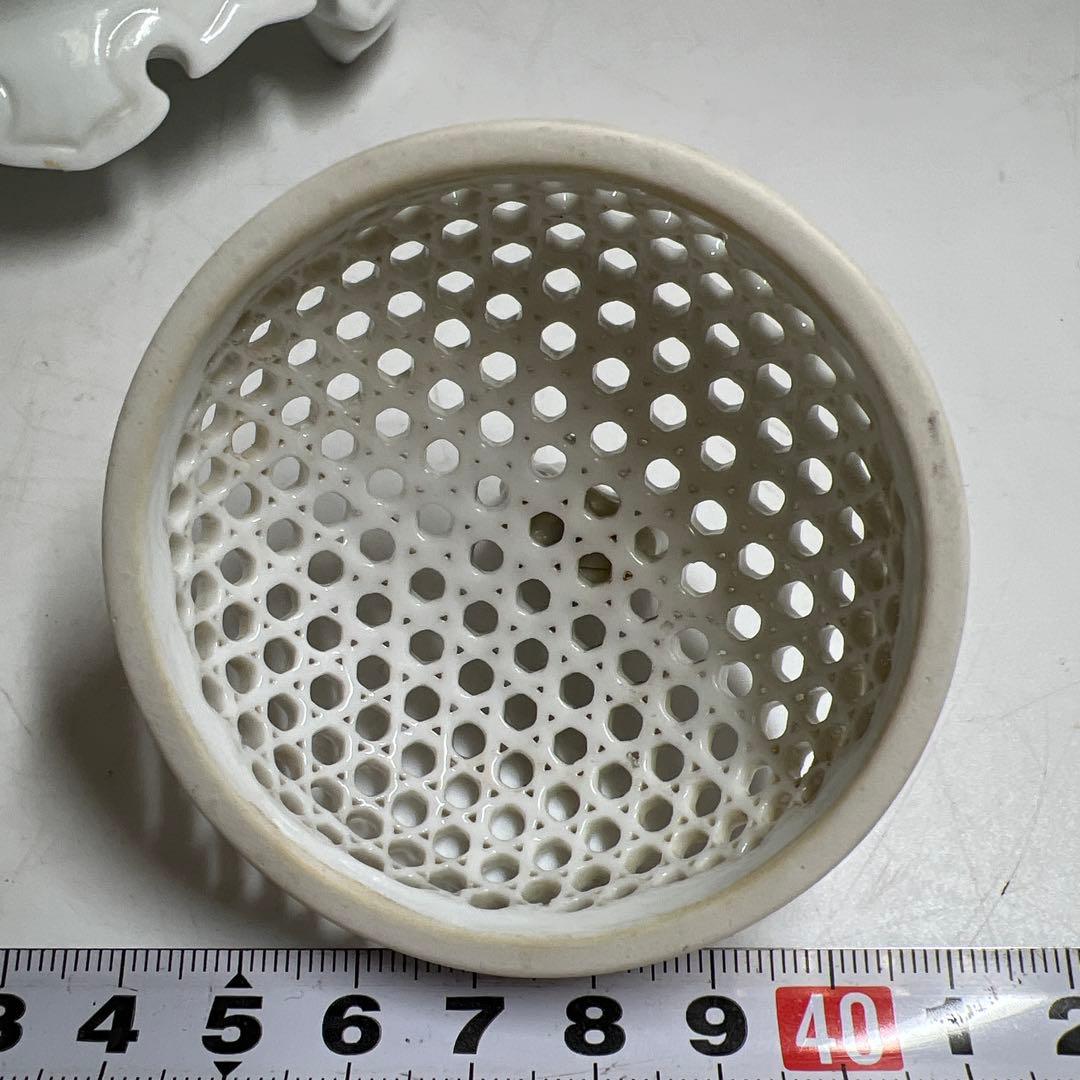 平戸焼　十五代中里茂右衛門　白磁網目透彫龍文香炉　共箱　東Y8-0312⑧