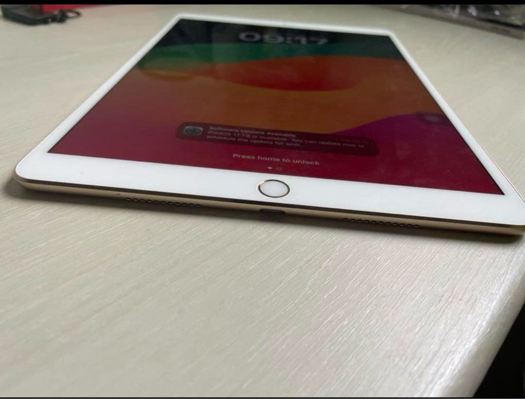 iPad (10.5) ゴールド+Apple Pencil +キーボードケース