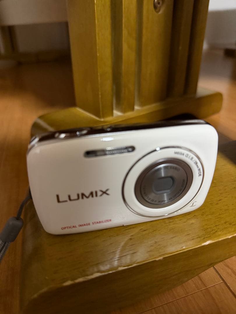 【希少・美品・箱付き】Panasonic LUMIX DMC-S1　ホワイト
