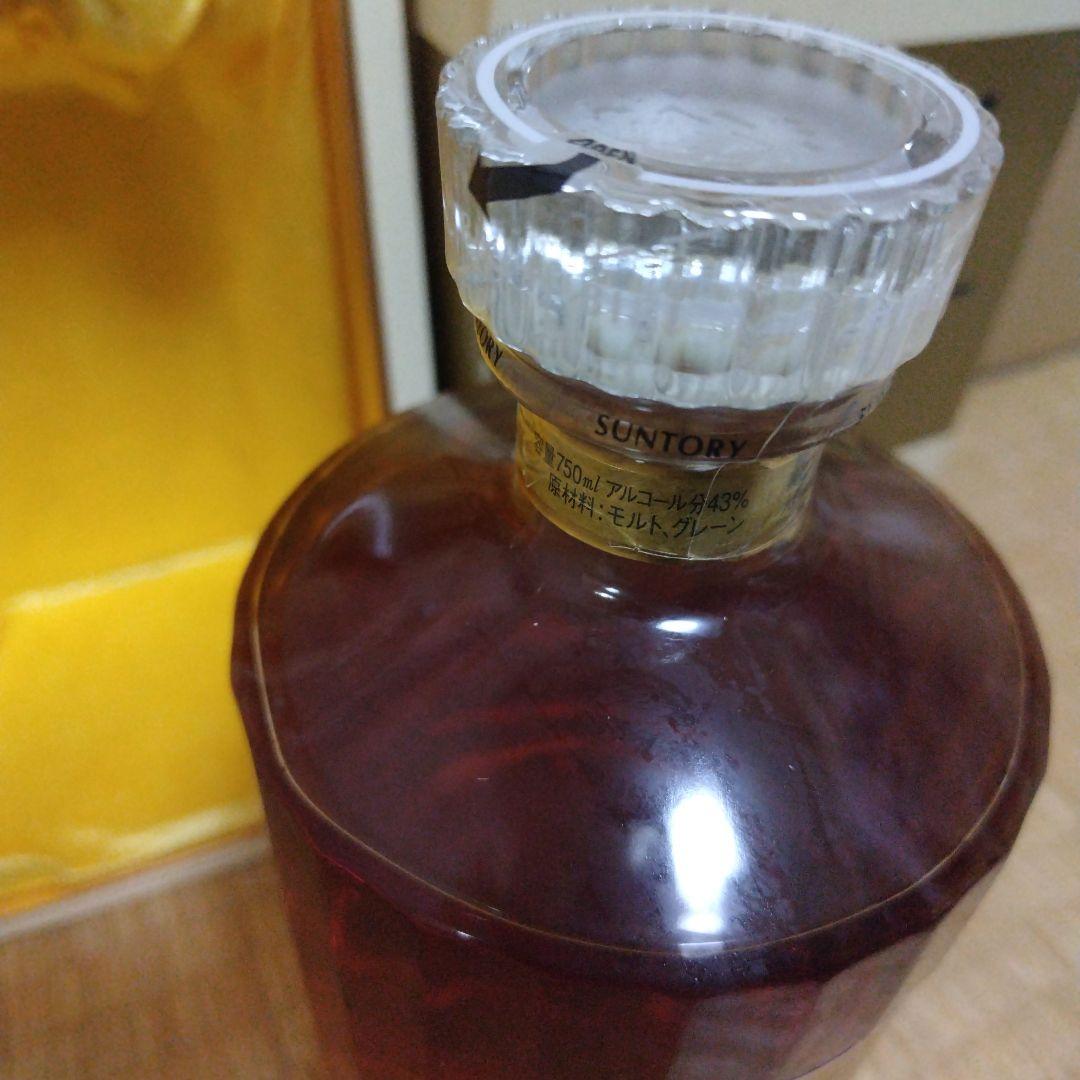 サントリー　響　17年　ゴールドラベル　750ml（箱付き）