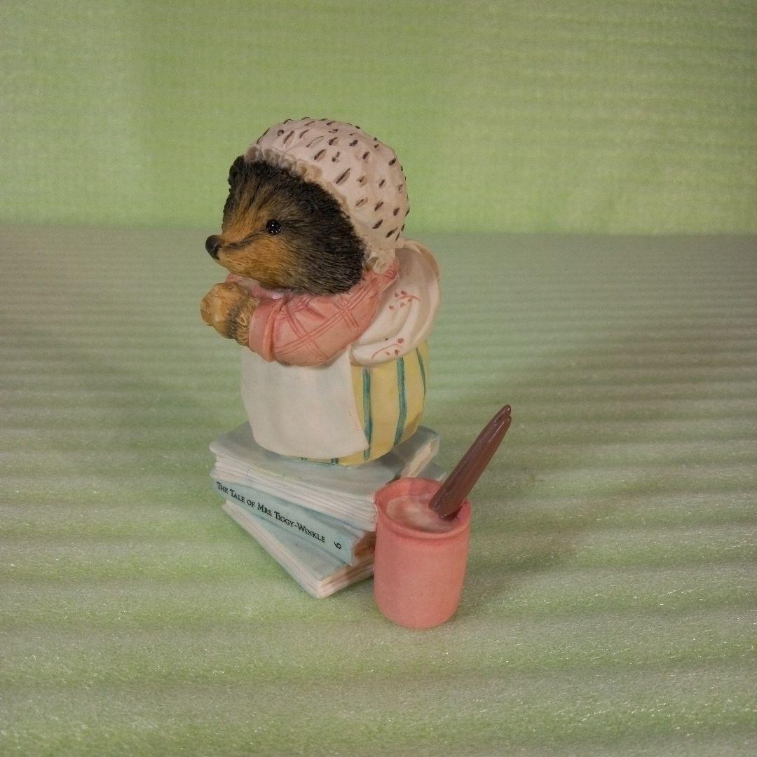 THE TALE OF MRS TIGGY-WINKLE　ティギーおばさん　置物