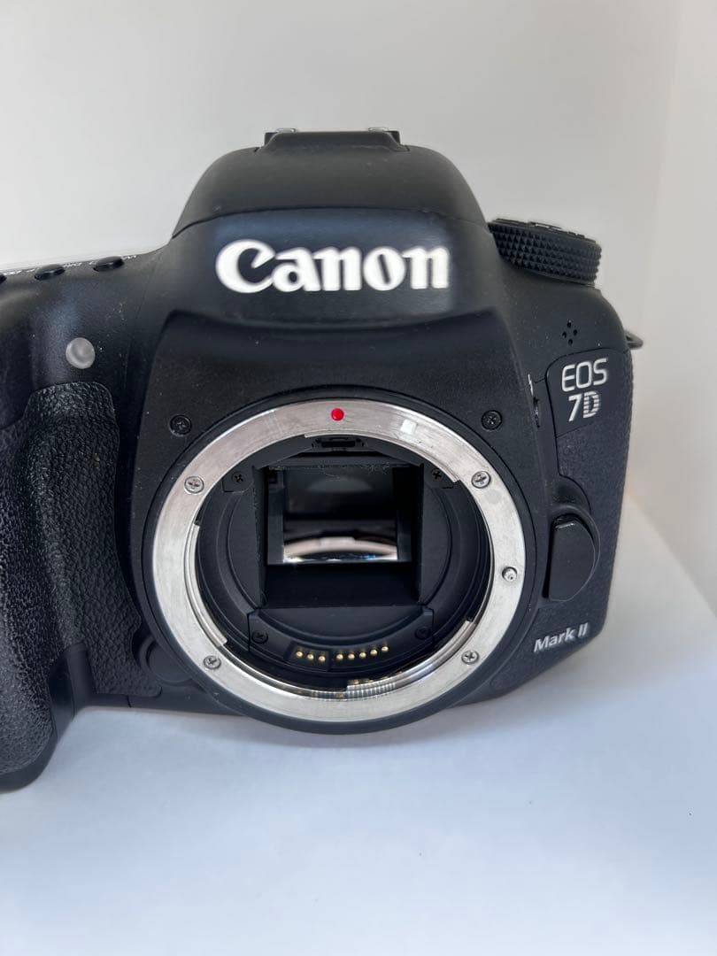 ☆Canon EOS 7D MarkII ボディ☆ 完動品 キヤノン ムック本付