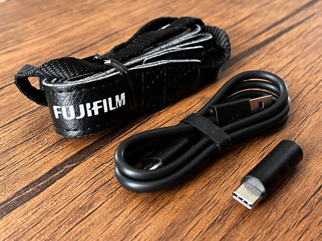 Fujifilm X-E4 ミラーレス一眼 ブラック