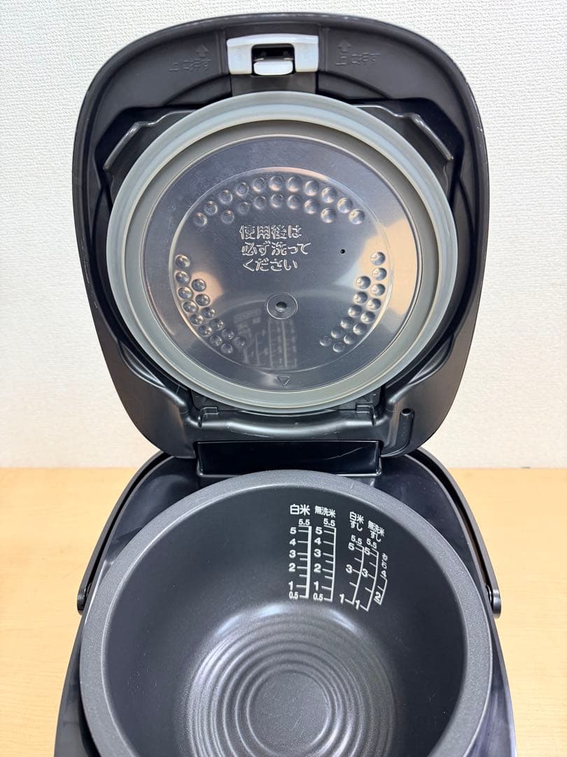 TOSHIBA東芝 RC-10VRT IH炊飯器 5.5合 真空IH2022年製