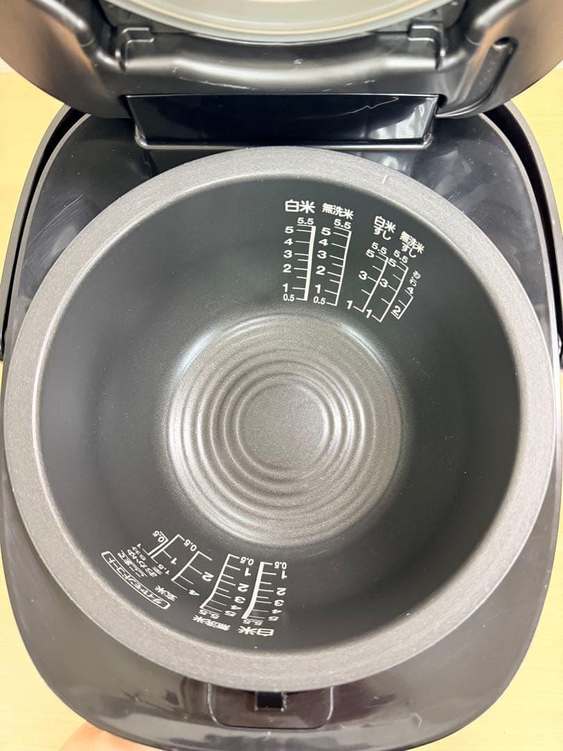 TOSHIBA東芝 RC-10VRT IH炊飯器 5.5合 真空IH2022年製