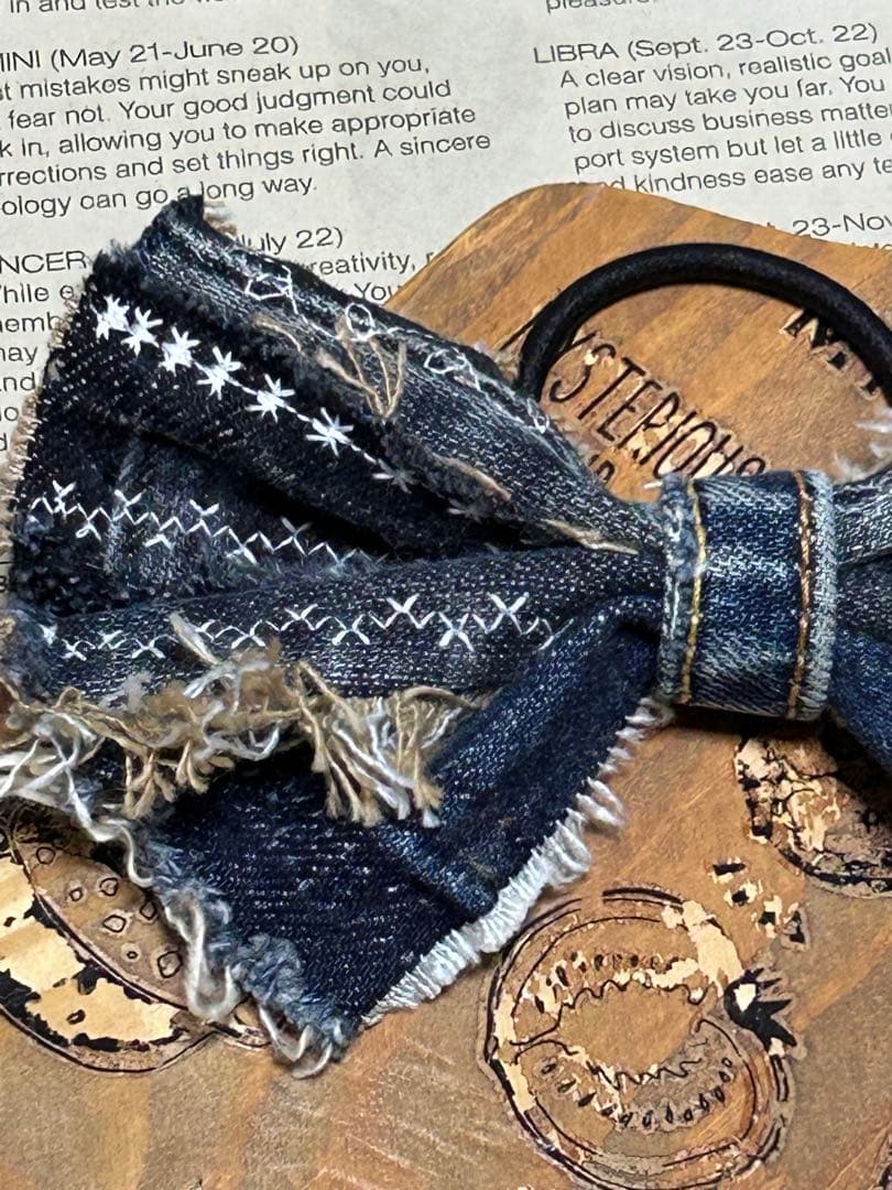 リメイクデニム刺繍いっぱいリボンヘアゴム　No.552