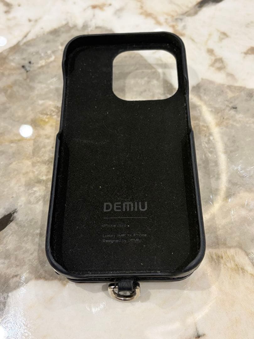 DEMIU BALLON CINQ スタッズ黒 iPhone15Proケース