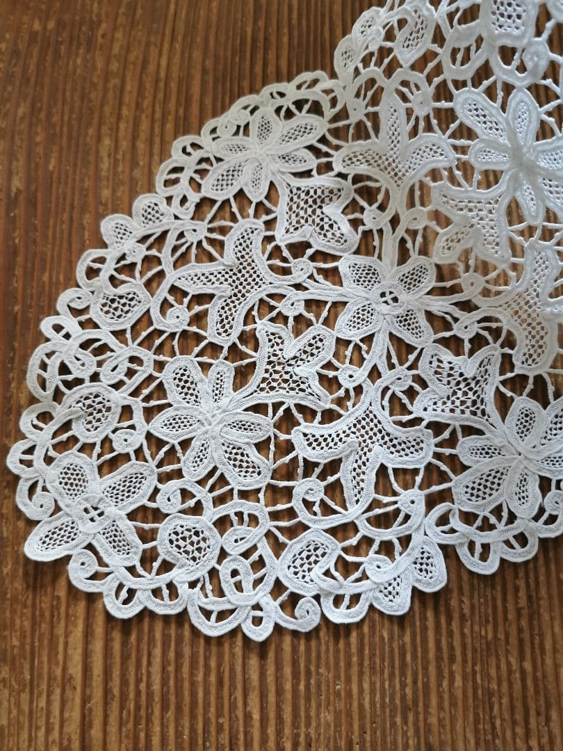 アンティーク ミラネーゼレース クレマチス メッシュの花びら オーバルドイリー