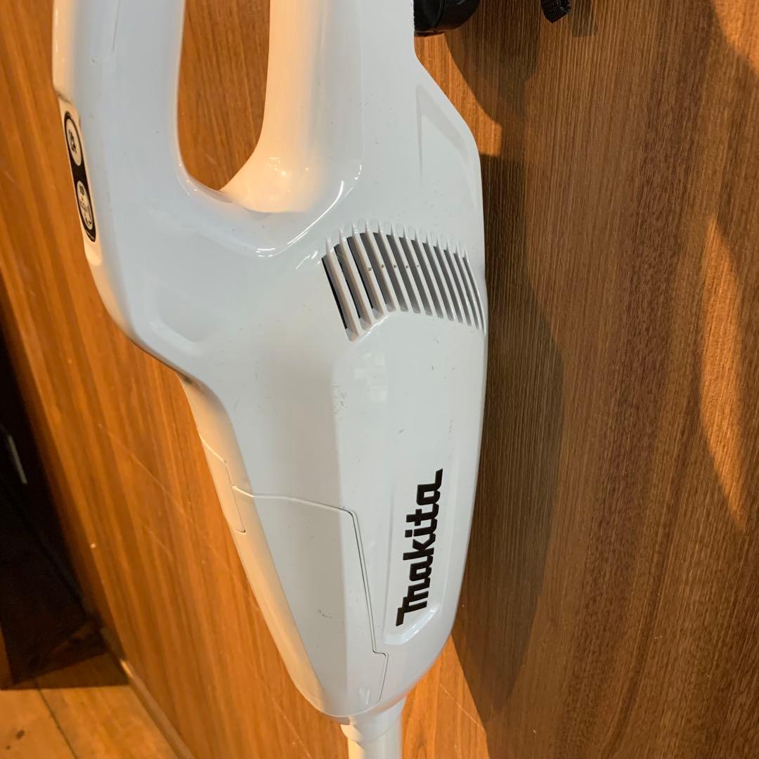 makita CL107FD 充電式クリーナー　マキタ　掃除機