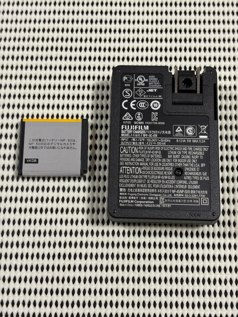 【訳あり】FUJIFILM FinePix F70EXR