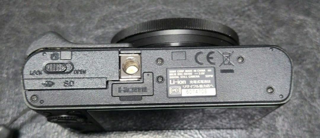 SONY Cyber−Shot RX DSC-RX100　中古　純正グリップ付き