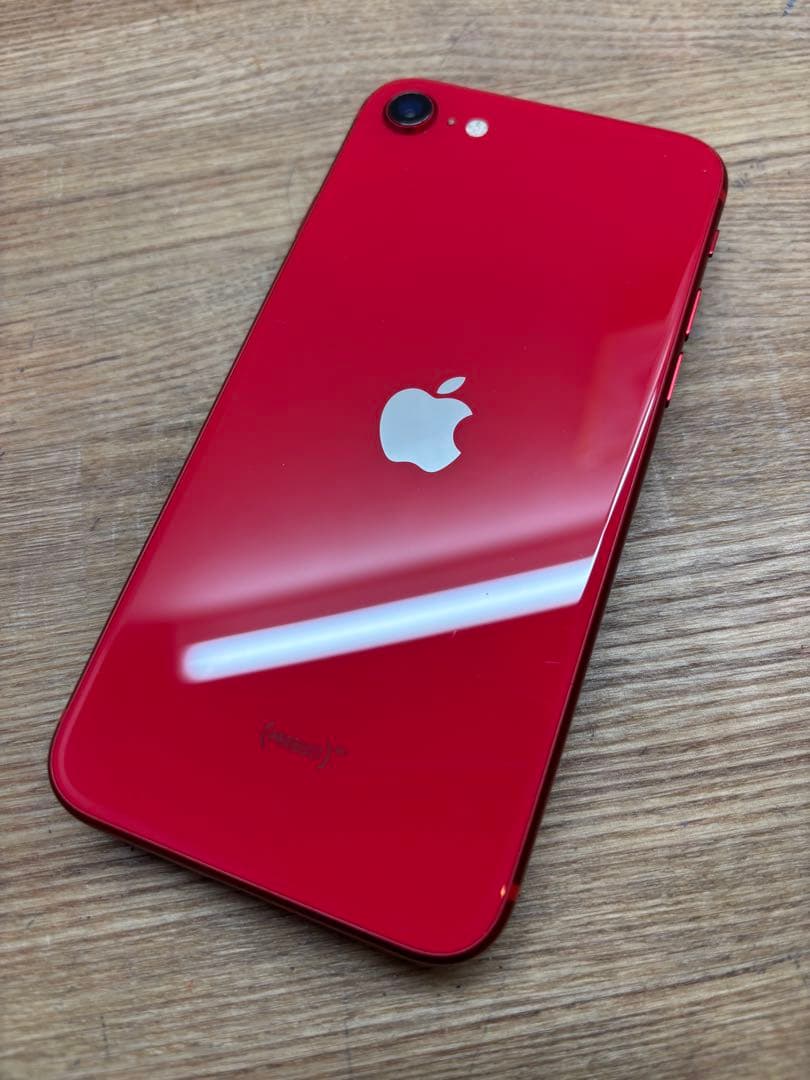 Apple iPhone SE (第2世代) (RED) ケース付き