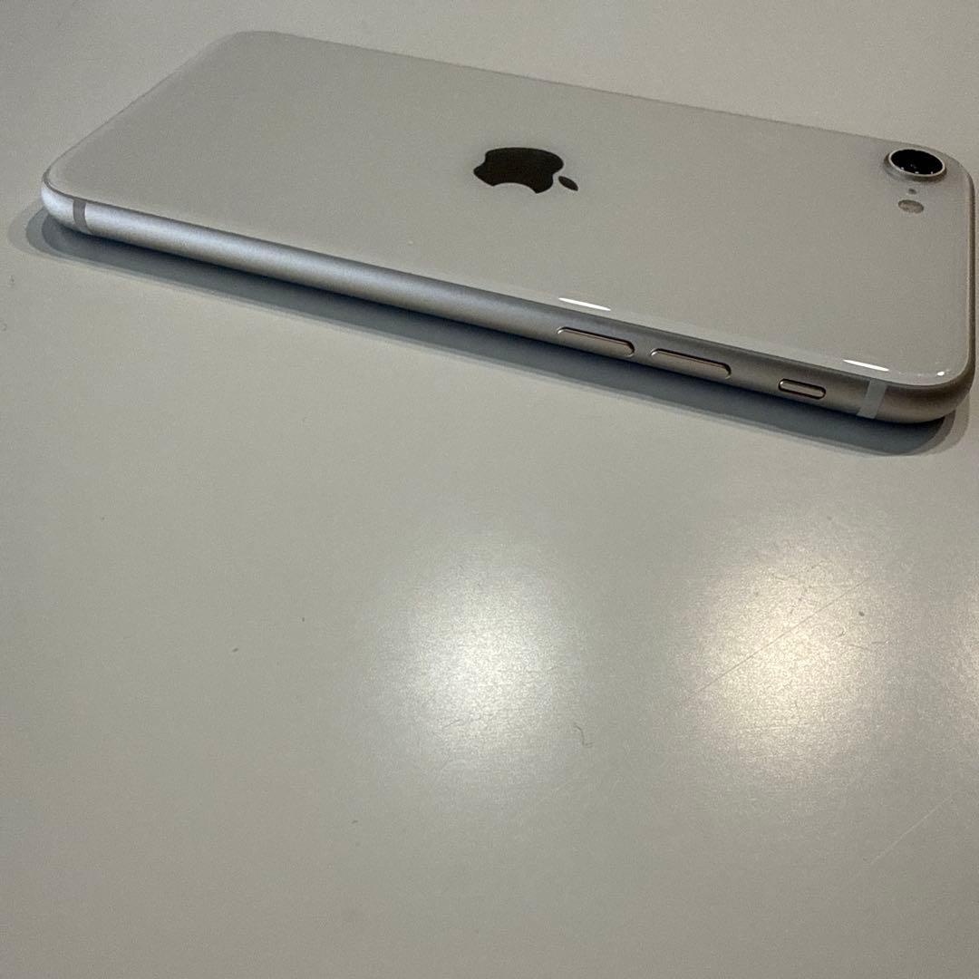 極美品 Apple iPhone se3 64gb