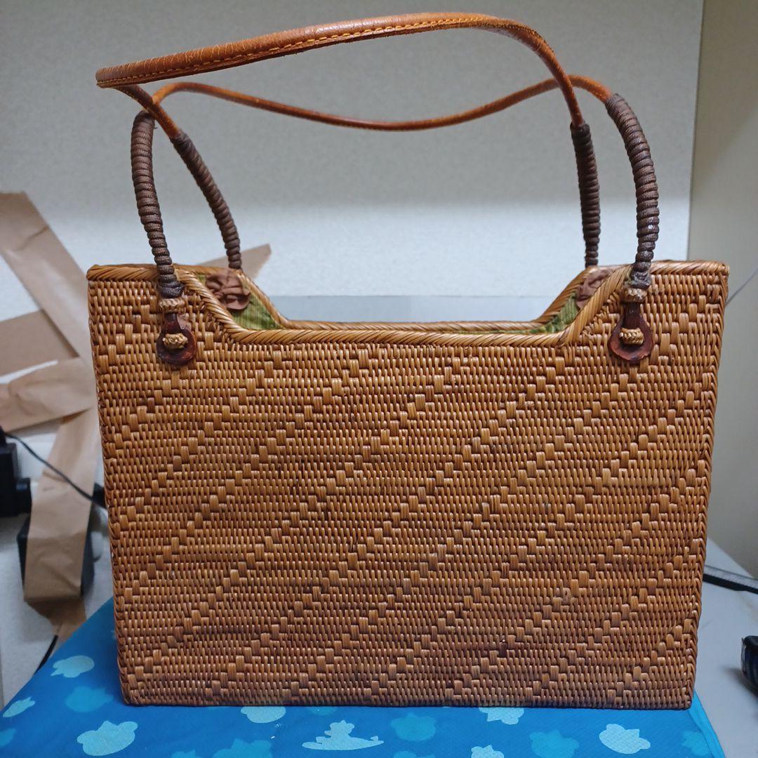 ブラウン かごバッグ シンプル 編み目細かく、美品 内布 有り