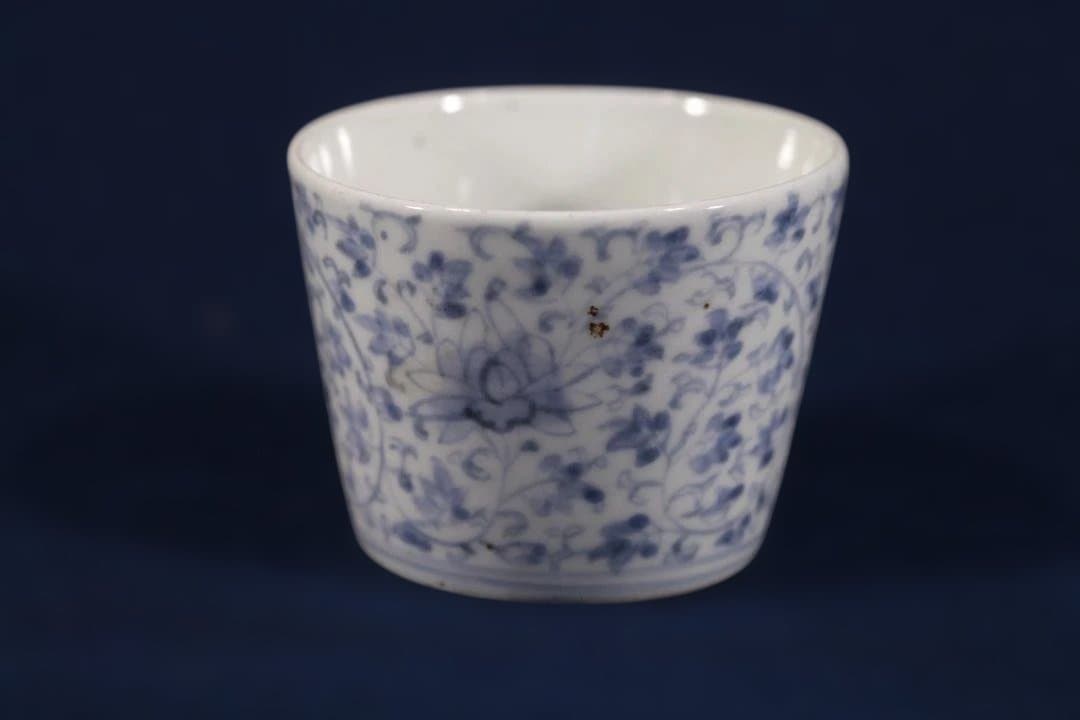 640 古伊万里染付全面花唐草蕎麦猪口　無傷美品　江戸中期