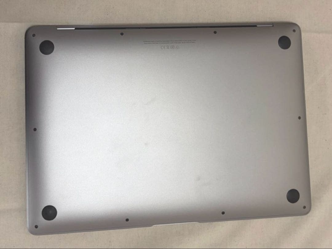 Macbook Air M1 (2020) 13インチ16GB 256GB UK