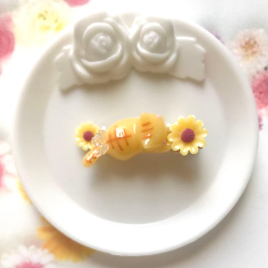 じゃれねこちゃんとひまわり　ヘアクリップ　とらねこ