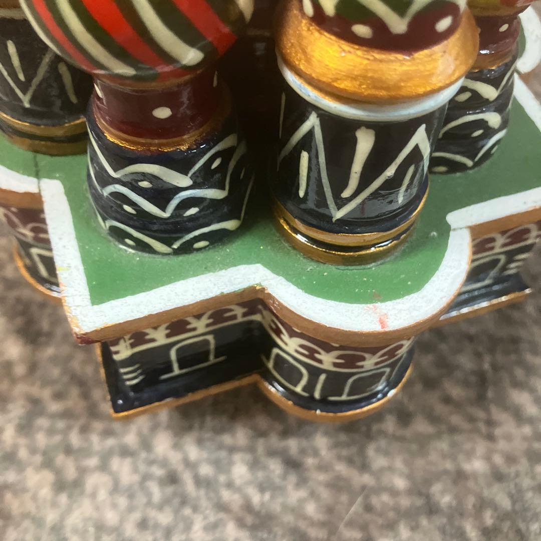 ロシアのモスクワにある「聖ワシリイ大聖堂」をモチーフにした木製のオルゴール