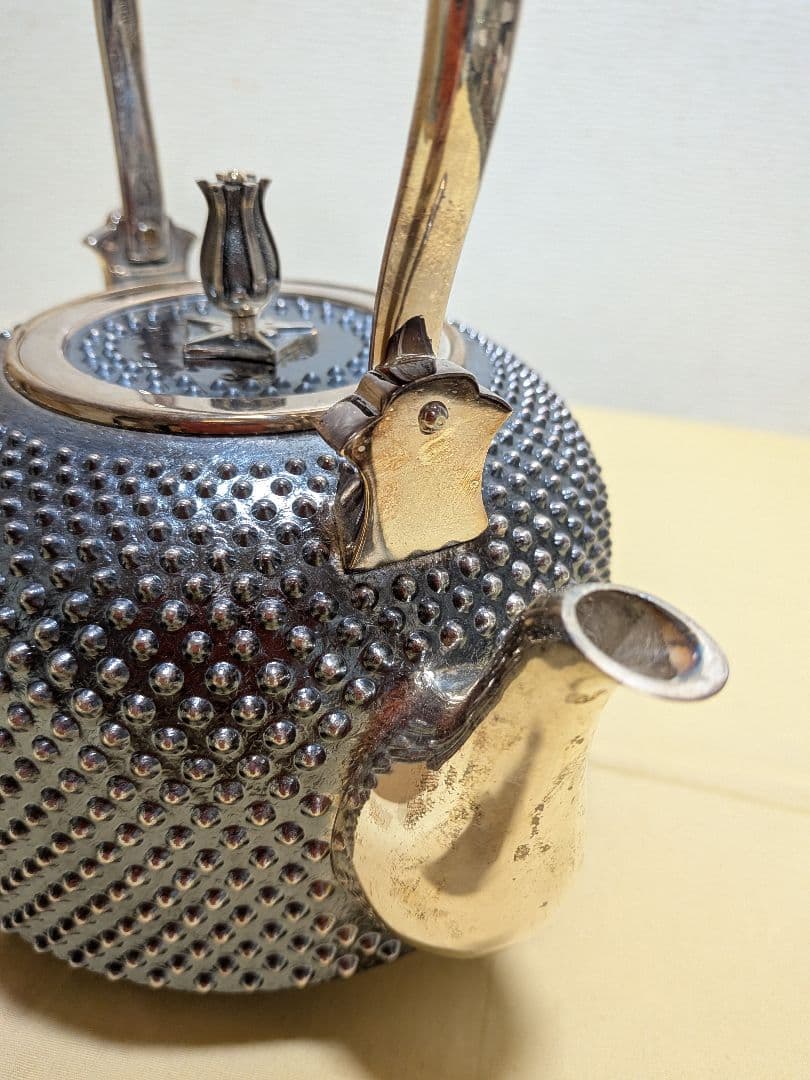 純銀　御湯沸　森川栄月作　共箱　　731g　霰　銀瓶