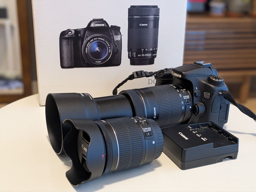 Canon EOS 70D ダブルズームキット レンズフード付き