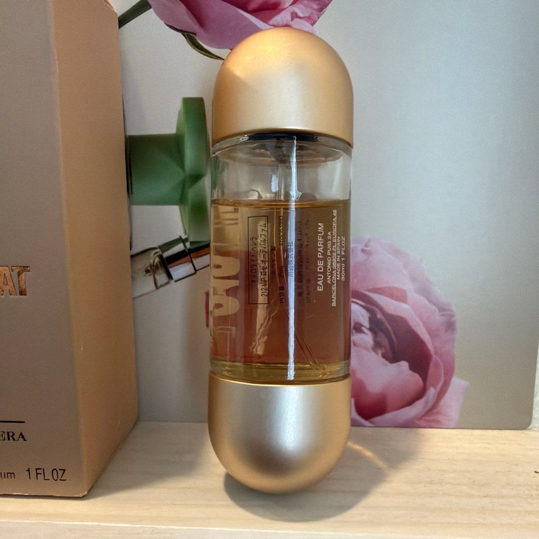 キャロライナへレラ212 VIP ROSEオーデパルファム 30ml