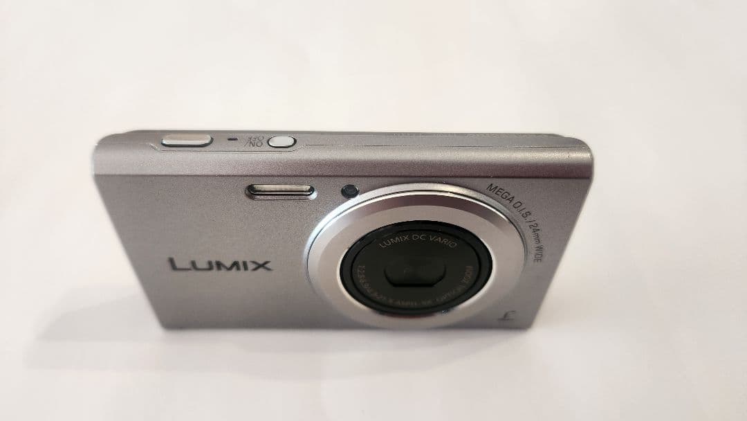 Panasonicパナソニック デジカメ LUMIX DMC-FH10 中古美品