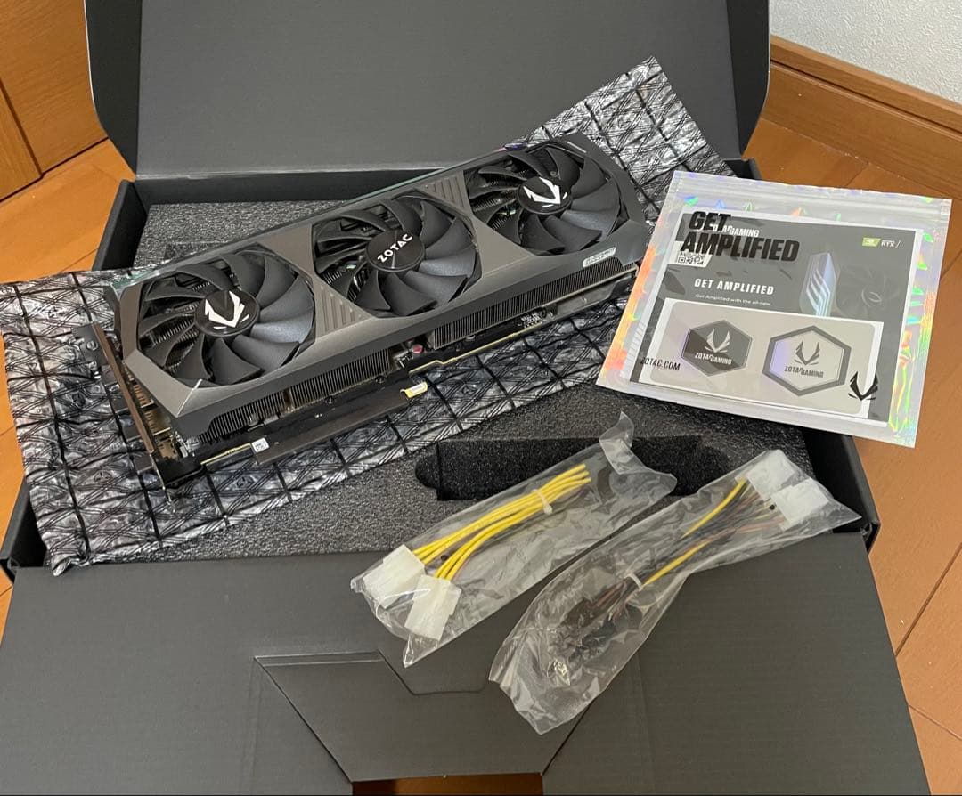 ZOTAC GeForce RTX 3080 10GB AMP Holo 本体
