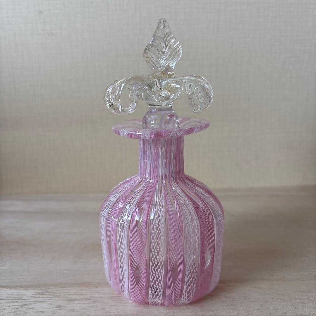 ベネチアングラス　香水瓶　金彩　ガラス製　工芸品　置物　花器にも