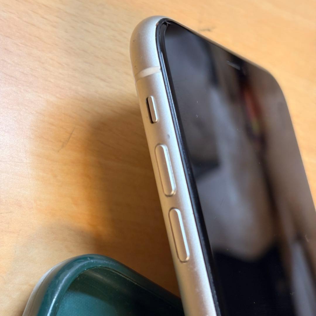 iPhone11 128GB ホワイト SIMフリー 本体 中古 ケース 付き