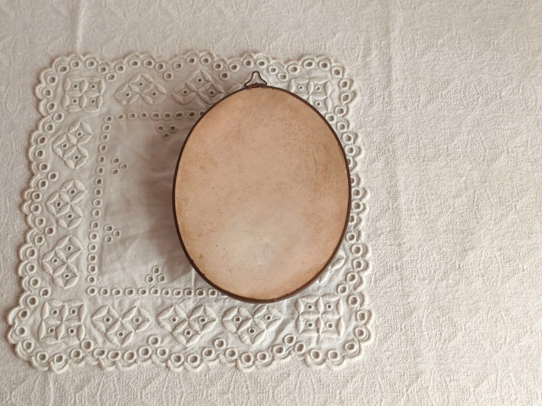 * vintage medallion ✵ オーバルの メダリオン マリアさま