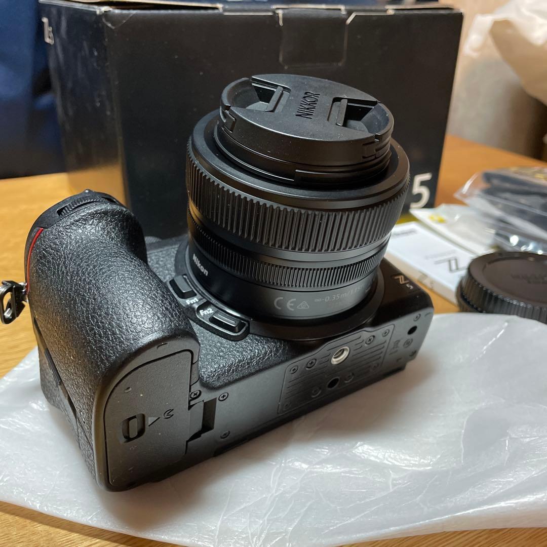 美品！Nikonz5レンズ付き！シャッター数443枚、バッテリー2個付き