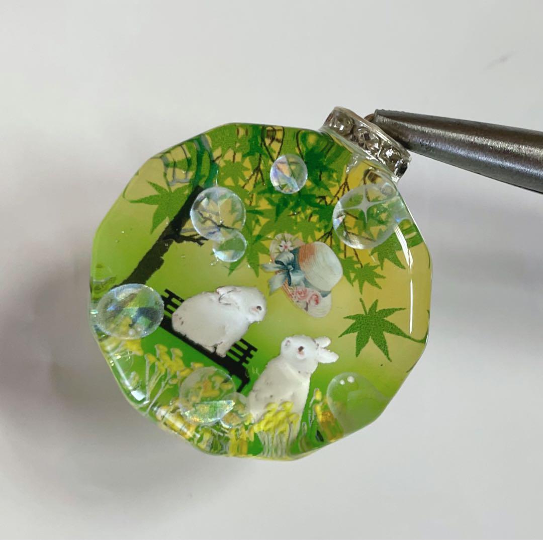 展示用/レジン/青紅葉とうさぎ　蓄光　オルゴナイトネックレス