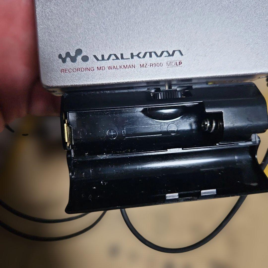 ジャンク品SONY、WALKMAN、MZ-R900