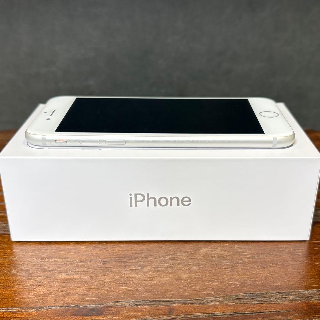 iPhone 8 64GB SIMロック解除済み　シルバー