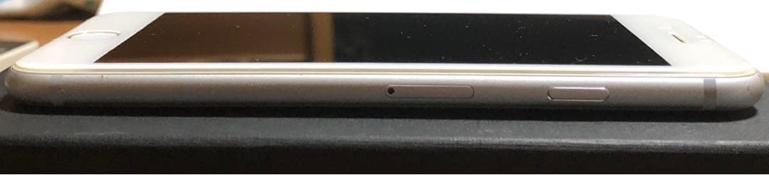 iPhone 8 シルバー 64 GB au SIMロック解除済み