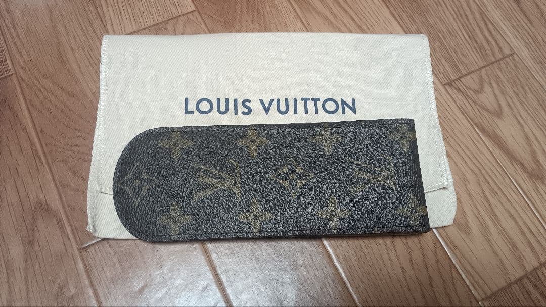 Louis Vuitton モノグラムペンケースメガネケース