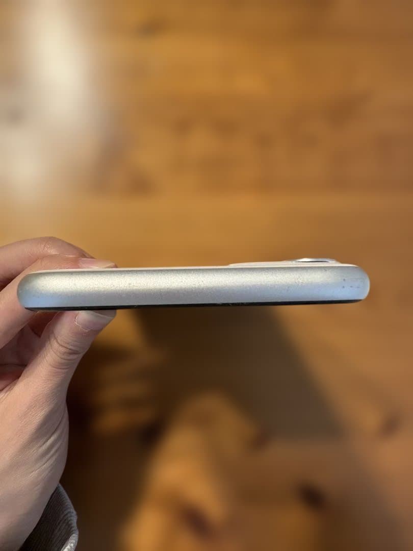 超美品 iPhone 11 ホワイト 64gb simフリー 新品ケーブル付き