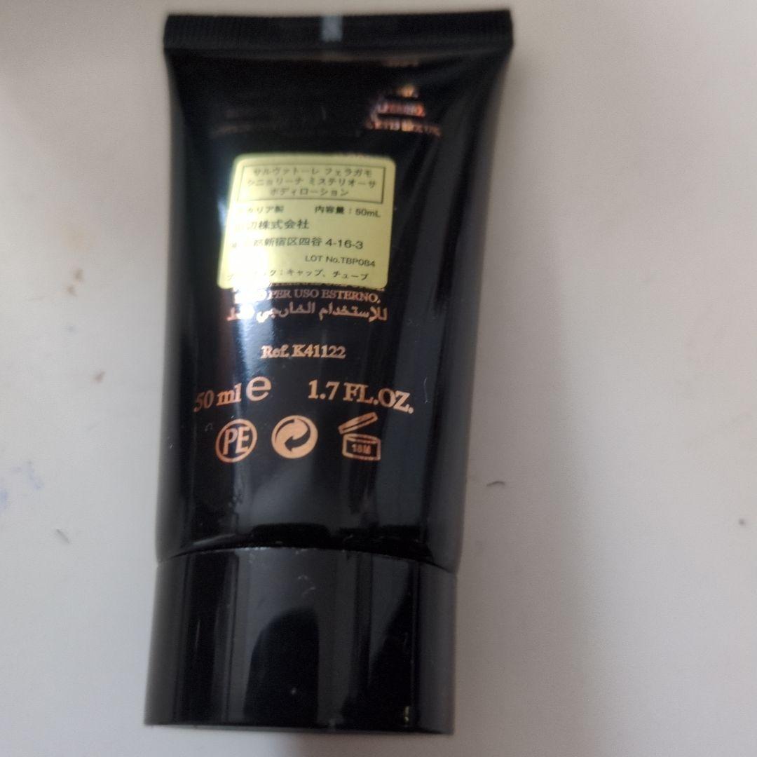香水(女性用) Signorina Misteriosa Salvatore Ferragamo