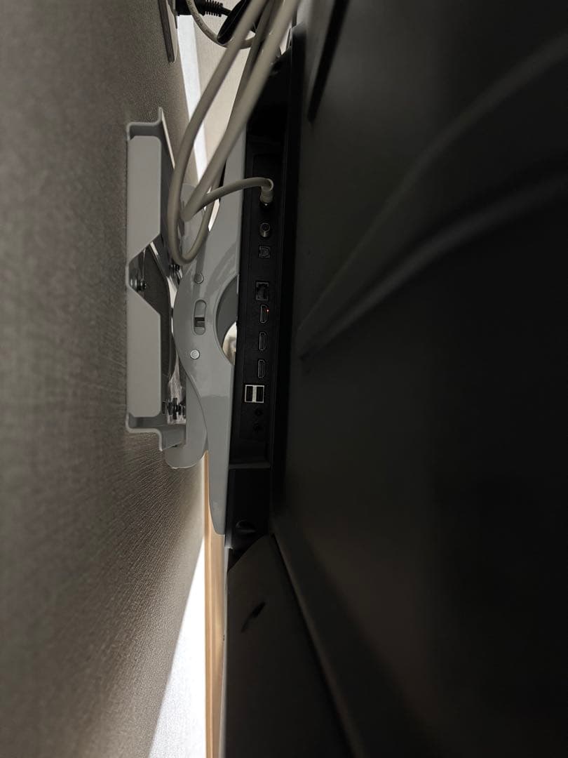 大画面液晶テレビ Hisense 50インチ　壁掛け用！