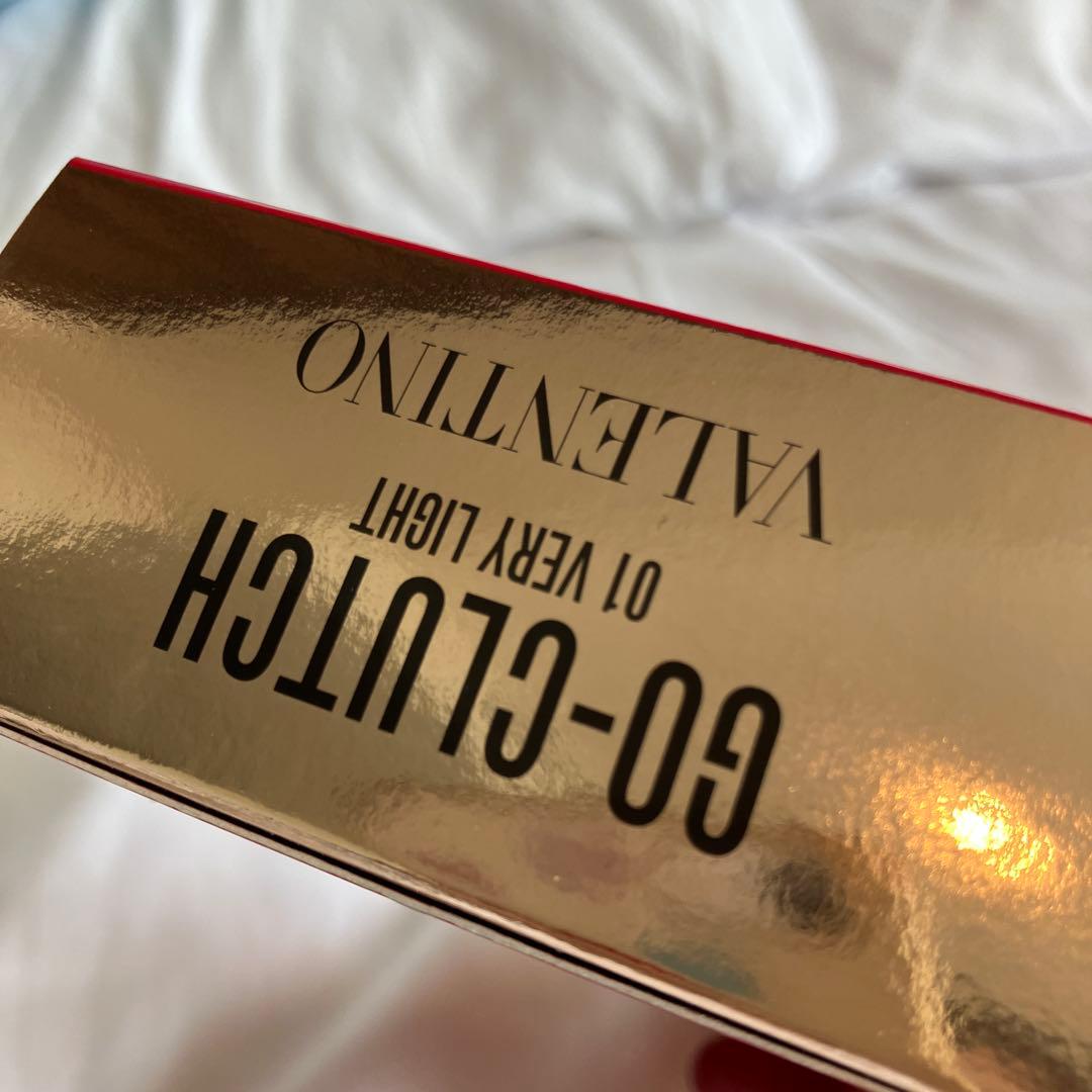 新品VALENTINO GO-CLUTCH 01 ライト プレストパウダー