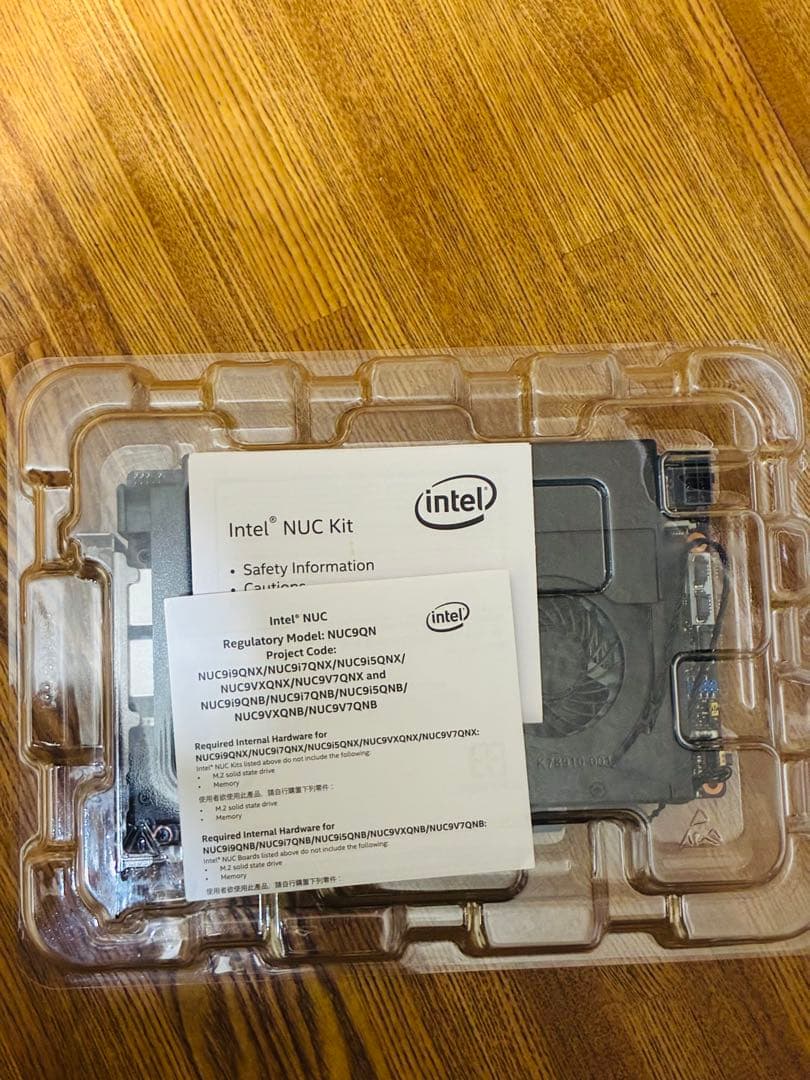 Intel Core i5 9th Gen グラフィックボード