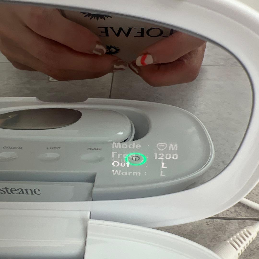 モイスティーヌ　Ⅳ 美顔器　美容器　フェイスケア　スキンコンディショナー