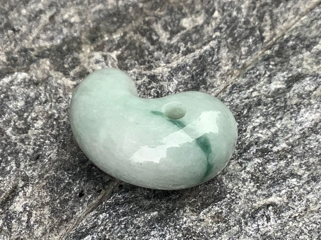 ⭕️ 古代神様からの縁起物　糸魚川翡翠ジェダイト勾玉　本物をお身近に　ソーティング
