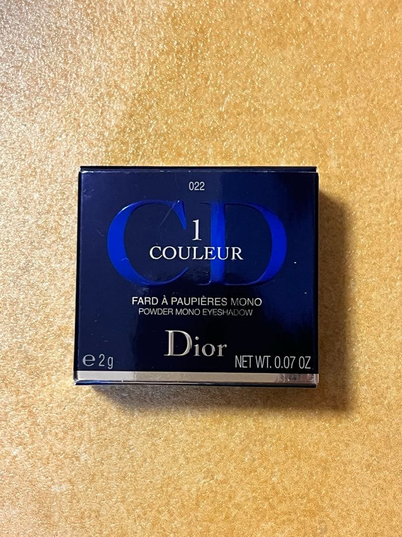 【新品未使用】Dior パウダーアイシャドウ シルバーライト 022 ディオール