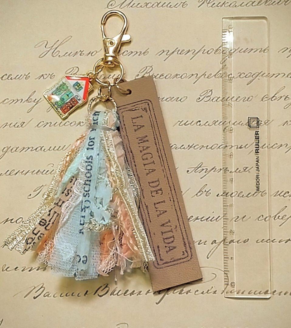 SOLD◆ハンドメイド タッセル チャーム 家 革◆