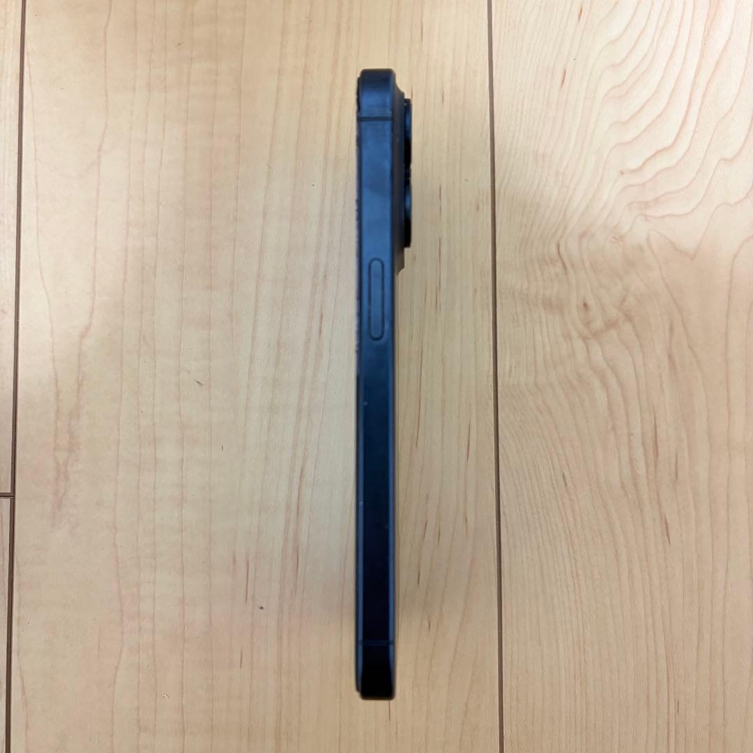 Apple iPhone 15 Pro 本体 画面ひび割れあり ジャンク品