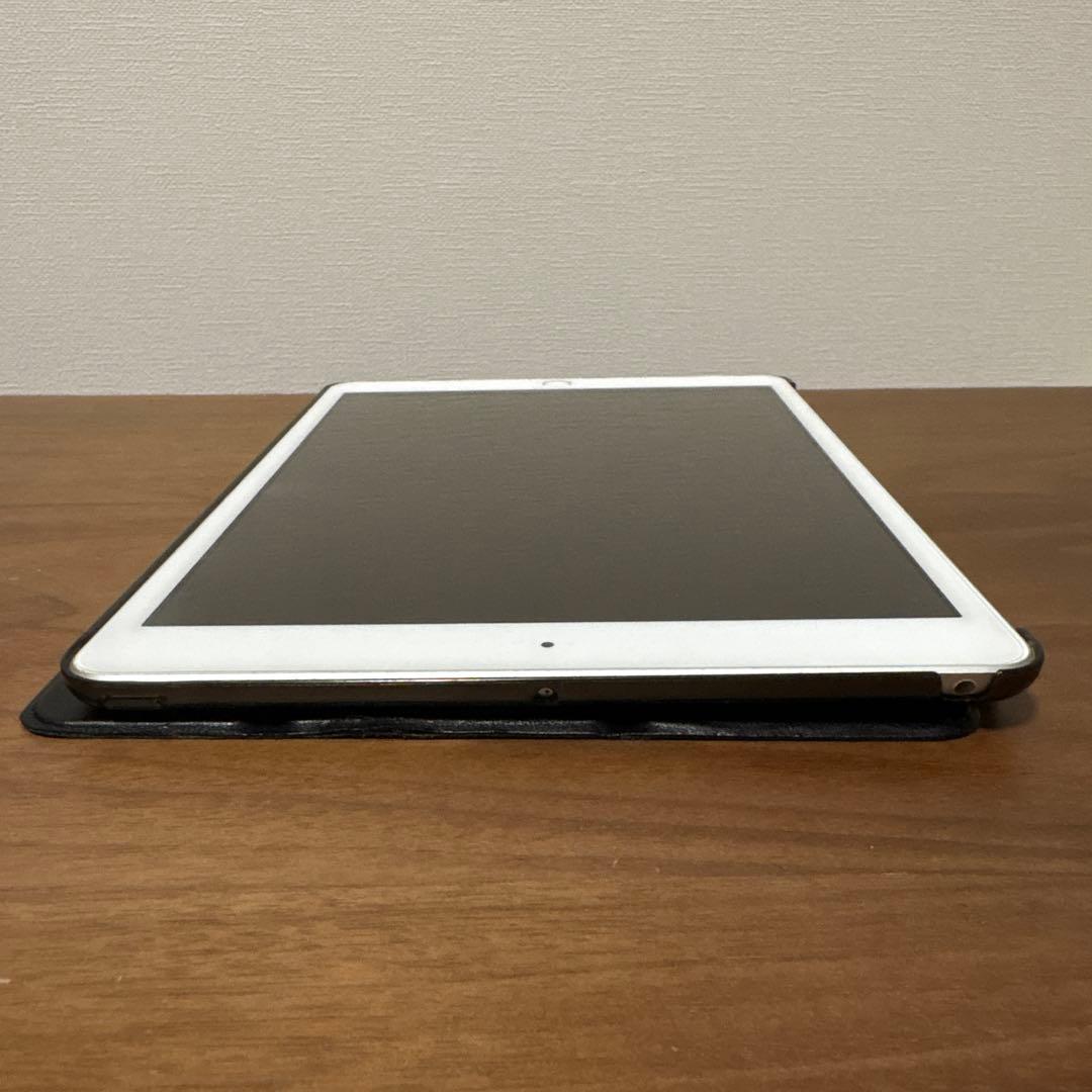 iPad (第7世代) 10.2インチ ホワイト