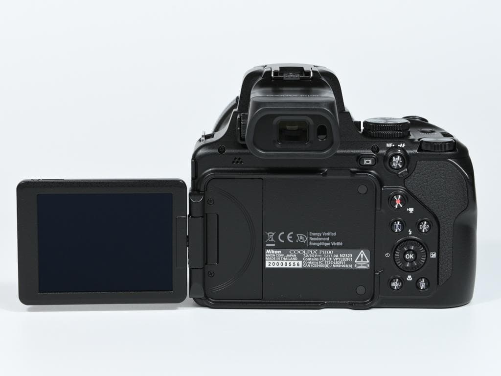 【ほぼ新品】 ニコン　Nikon COOLPIX P1100 《保証書付》
