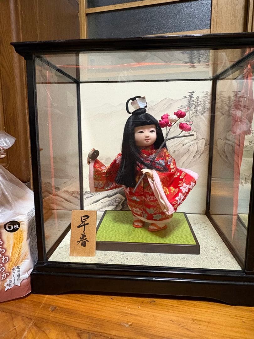 日本人形 赤 紫 花 扇子
